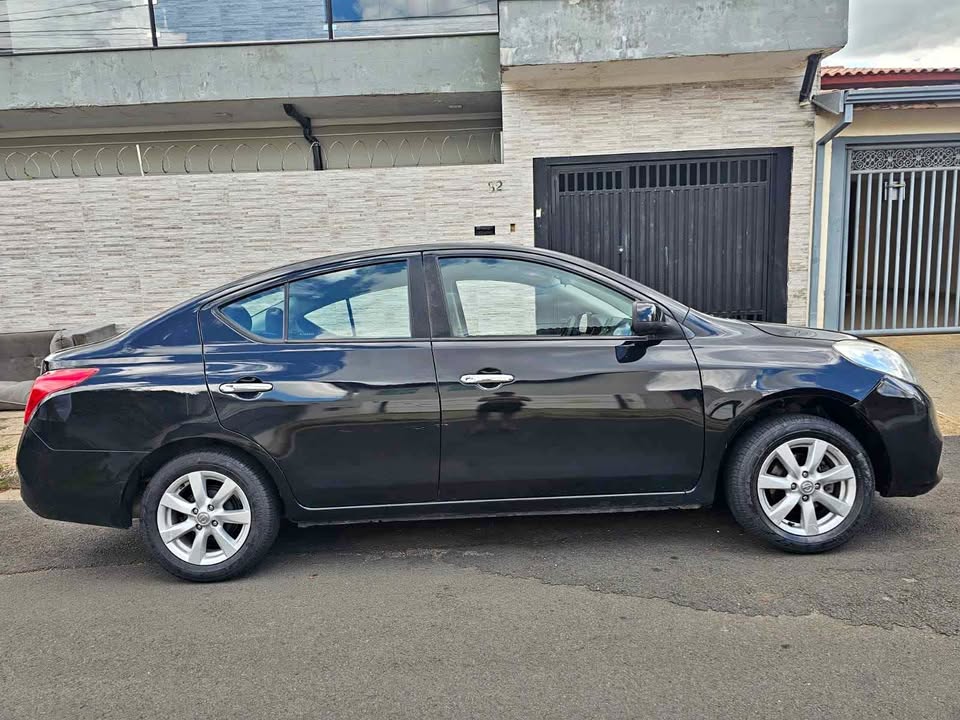 Nissan Versa Versa 1.6